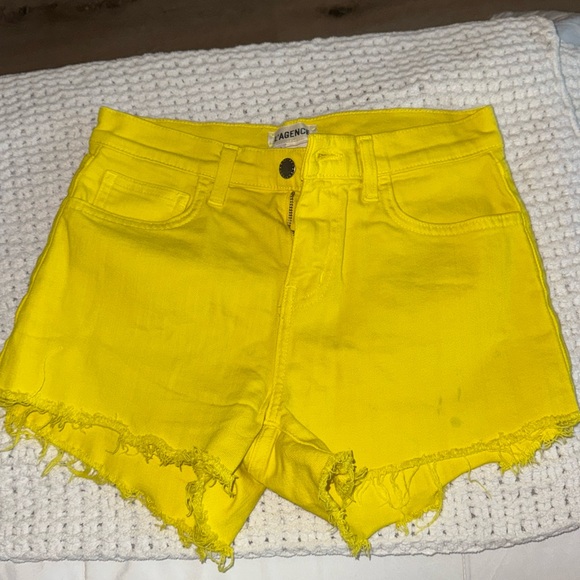 L'AGENCE Pants - Yellow shorts